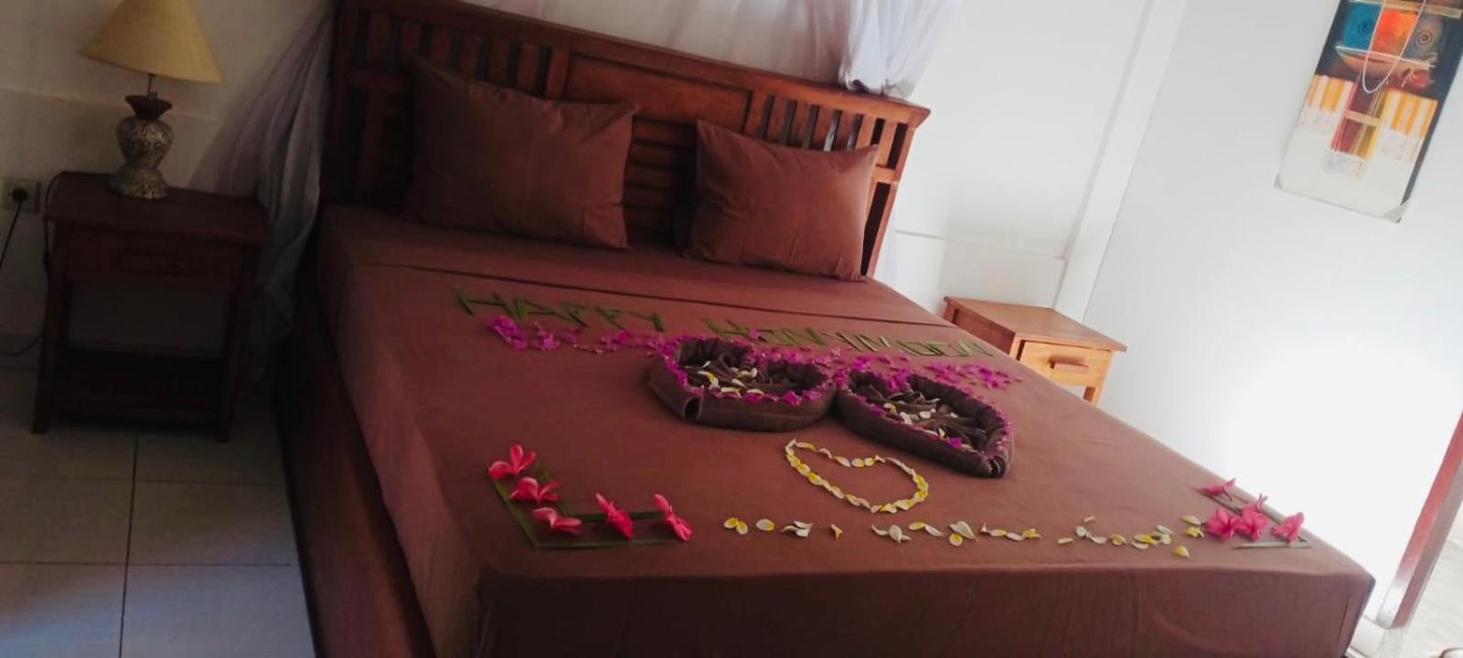 Puring Bungalows Gili Air Exterior photo
